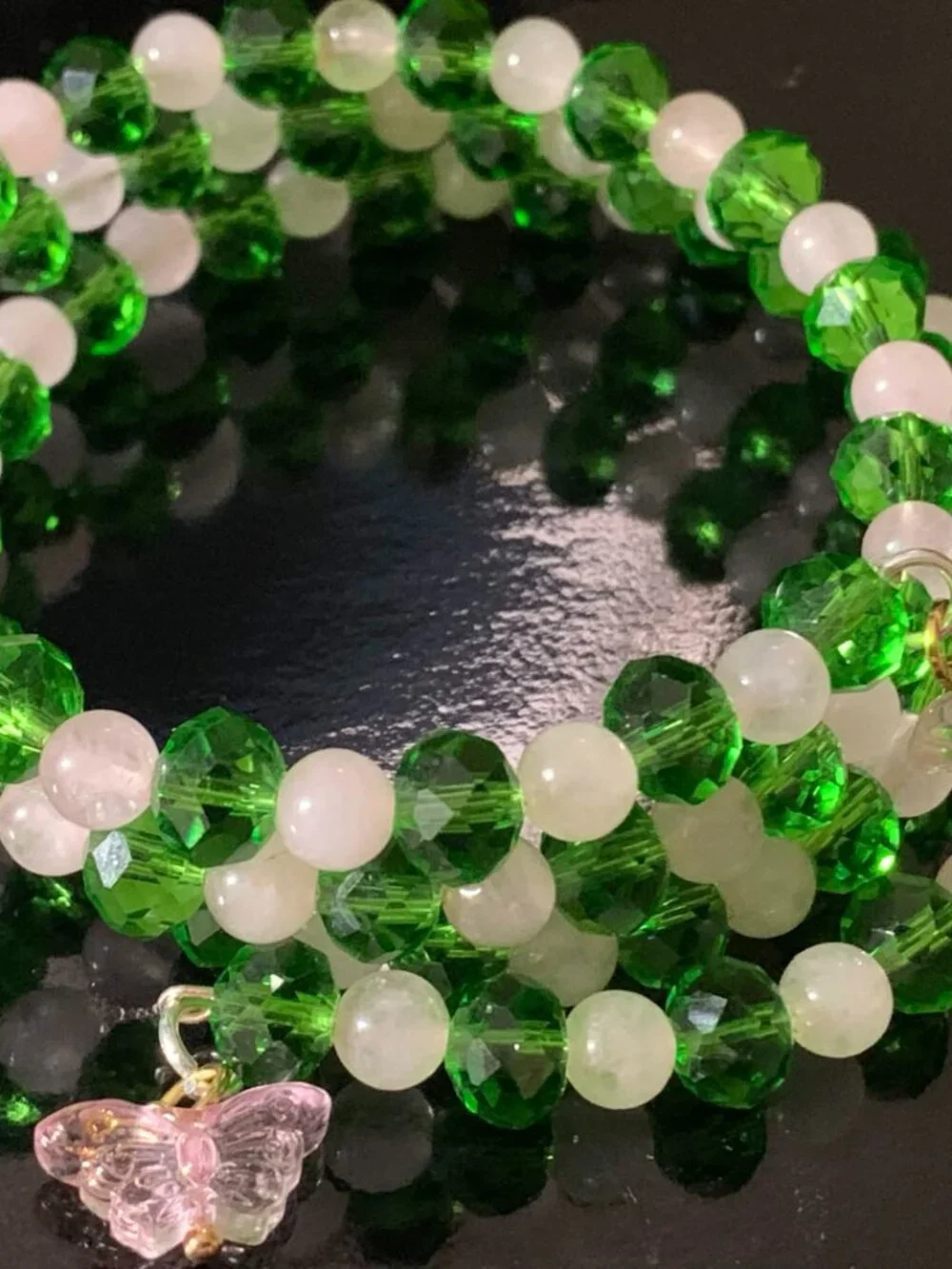 Handmade. Green glass and rose quartz beaded coil bracelet and earrings set. - Picture 3 of 4